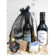 Pack Gourmet vino Tinto Joven Mayoral con 1 tarro queso, 1 tarro mermelada y 1 tarrina pate